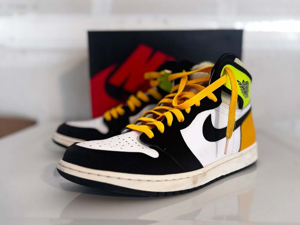 Air Jordan 1 Retro High OG Volt Gold sz 12